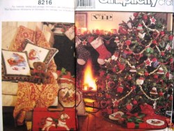 8216 SIMPLICITY  XMAS PILLOWS, TREE SKIRT, STOCKING, ORNAMENTS PATTERN